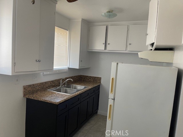 Detail Gallery Image 7 of 15 For 5105 Woodman Ave #3,  Sherman Oaks,  CA 91423 - 3 Beds | 2 Baths