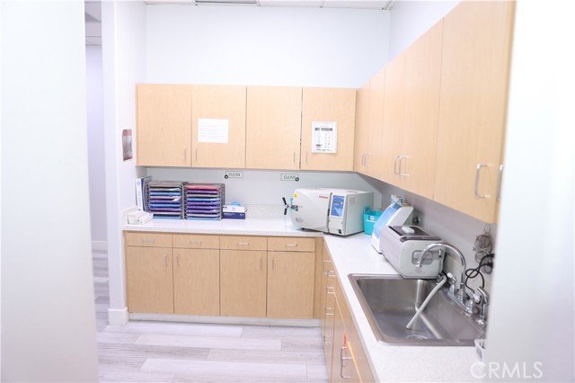 3950 Pierce St, Riverside CA: https://media.crmls.org/medias/ec708318-ec16-45d0-bec2-1f23347c480f.jpg