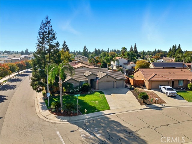 Detail Gallery Image 6 of 54 For 2431 S Cedar, Visalia,  CA 93292 - 3 Beds | 2 Baths