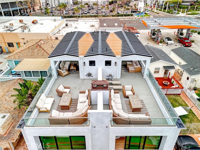 506 Clubhouse Avenue, Newport Beach CA: https://media.crmls.org/medias/ec723979-1225-4dd2-ad4b-2700597e915d.jpg