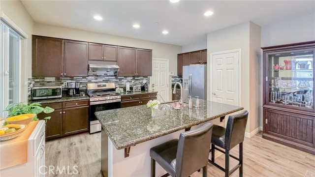 Detail Gallery Image 8 of 26 For 14535 Serenade Dr, Corona,  CA 92880 - 4 Beds | 2/1 Baths