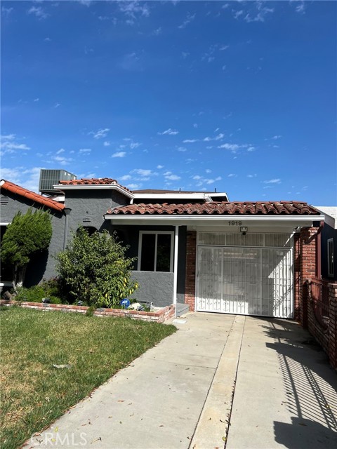 Detail Gallery Image 2 of 53 For 1919 W 82nd St, Los Angeles,  CA 90047 - 3 Beds | 2/1 Baths