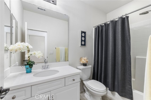 Detail Gallery Image 16 of 42 For 715 E Valencia St, Anaheim,  CA 92805 - 3 Beds | 2/1 Baths