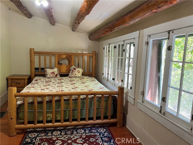 28879 Sycamore Drive, Lake Arrowhead CA: https://media.crmls.org/medias/ec752ed7-9c5c-4473-8865-9d13361cb57b.jpg
