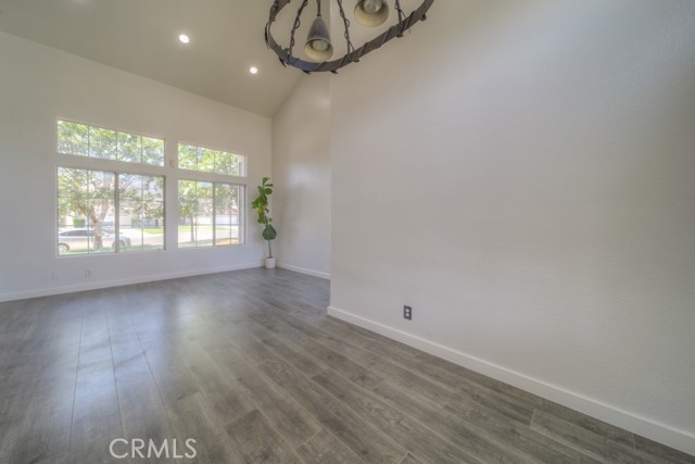 Detail Gallery Image 10 of 72 For 13220 Broken Bit Cir, Corona,  CA 92883 - 4 Beds | 2/1 Baths