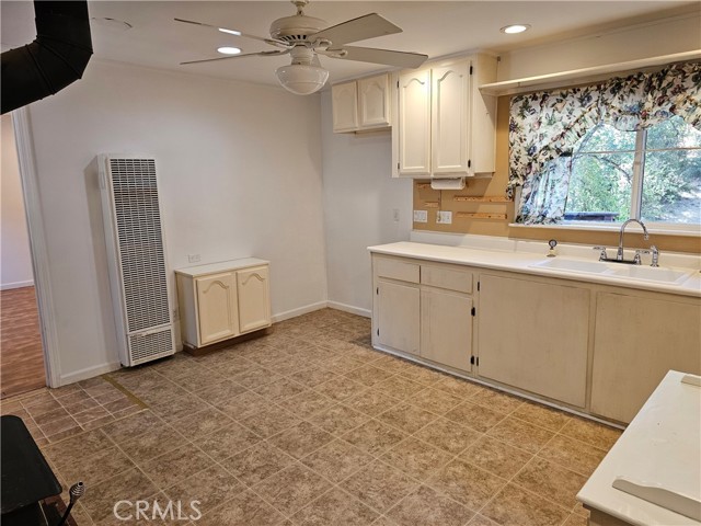 Detail Gallery Image 10 of 34 For 5532 Pine Ave, Clearlake,  CA 95422 - 2 Beds | 2 Baths