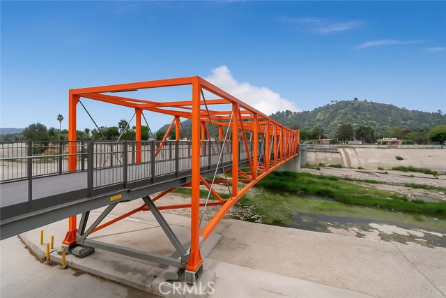 Detail Gallery Image 26 of 33 For 2700 E Chaucer #14,  Los Angeles,  CA 90065 - 4 Beds | 4 Baths