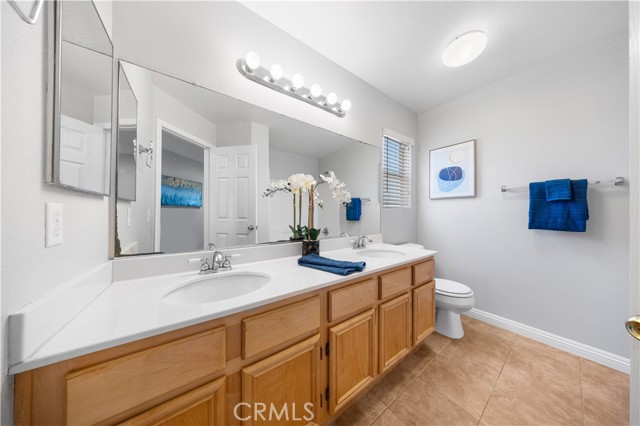 12337 Columbia Lane, Eastvale CA: https://media.crmls.org/medias/ec76a5d7-52cc-40f6-bb1d-7614548362e7.jpg
