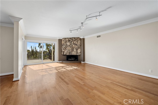 Detail Gallery Image 5 of 51 For 949 Falmouth St, Thousand Oaks,  CA 91362 - 4 Beds | 3/1 Baths