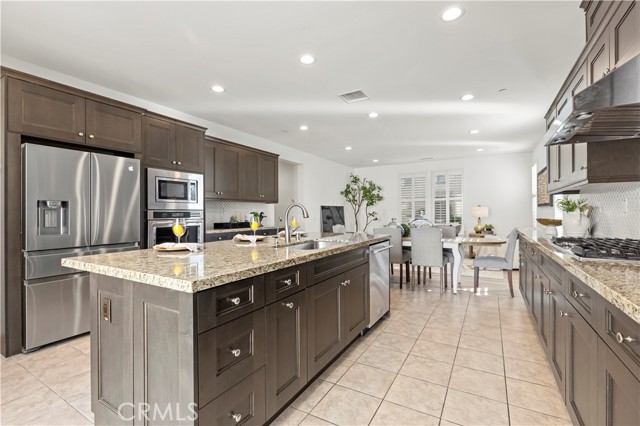 115 Hollow Tree, Irvine CA: https://media.crmls.org/medias/ec781900-6096-4294-8b72-4556345baa98.jpg