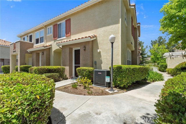 Detail Gallery Image 1 of 1 For 18006 Flynn Dr #6402,  Canyon Country,  CA 91387 - 3 Beds | 2/1 Baths