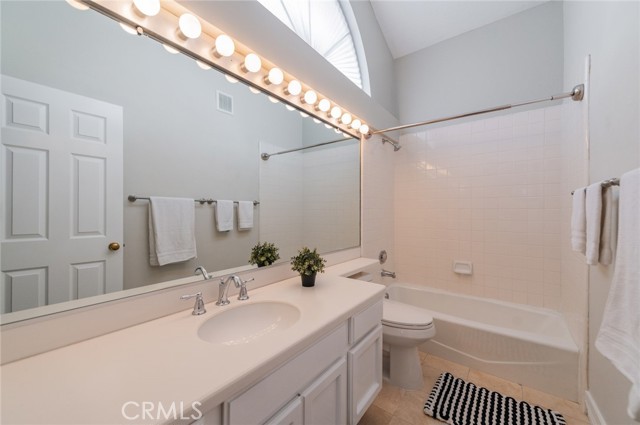 Detail Gallery Image 24 of 37 For 15 Baristo, Irvine,  CA 92612 - 2 Beds | 2/1 Baths