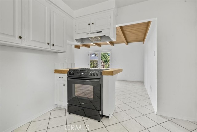 Detail Gallery Image 4 of 17 For 1419 E Main St, Santa Maria,  CA 93454 - 3 Beds | 2 Baths