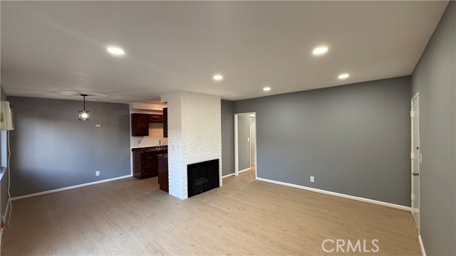 Detail Gallery Image 3 of 13 For 9054 Willis Ave #21 #21,  Panorama City,  CA 91402 - 2 Beds | 2 Baths
