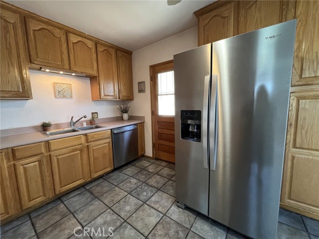 24145 Marbella Avenue, Carson CA: https://media.crmls.org/medias/ec78e21c-6a77-417e-8a75-ce573f349b06.jpg