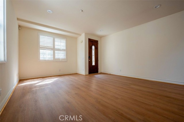 51 E Colorado Boulevard, Arcadia CA: https://media.crmls.org/medias/ec7a3609-cda9-4bfa-8db4-03a509a057f0.jpg