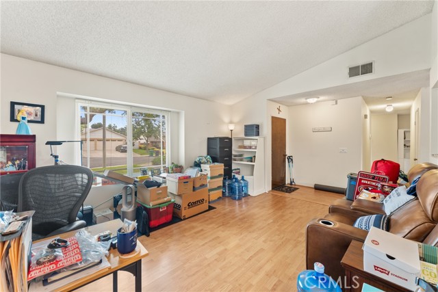757 Yuma Court, San Dimas CA: https://media.crmls.org/medias/ec7a90a8-8a86-4914-8218-f5744988b56a.jpg