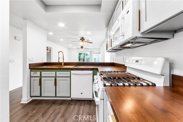 Detail Gallery Image 3 of 27 For 501 77 Stone Harbor Cir, La Habra,  CA 90631 - 2 Beds | 2 Baths