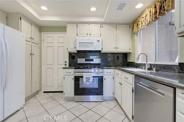 334 Country Club, C photo 13
