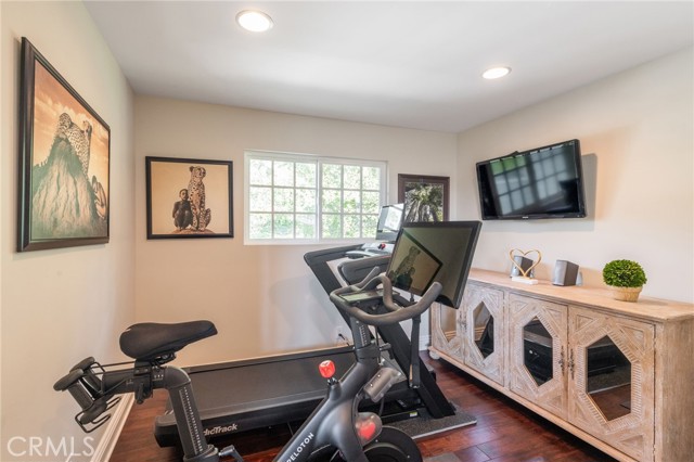 5433 Castle Knoll Road, La Canada Flintridge CA: https://media.crmls.org/medias/ec7b7208-8aec-4dc4-a6f7-f668a2b573cc.jpg