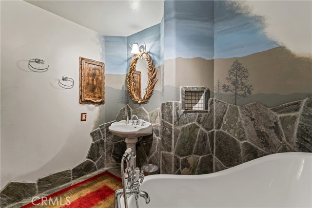 Detail Gallery Image 26 of 74 For 942 Lake Edge Way, Lake Arrowhead,  CA 92352 - 4 Beds | 5/1 Baths