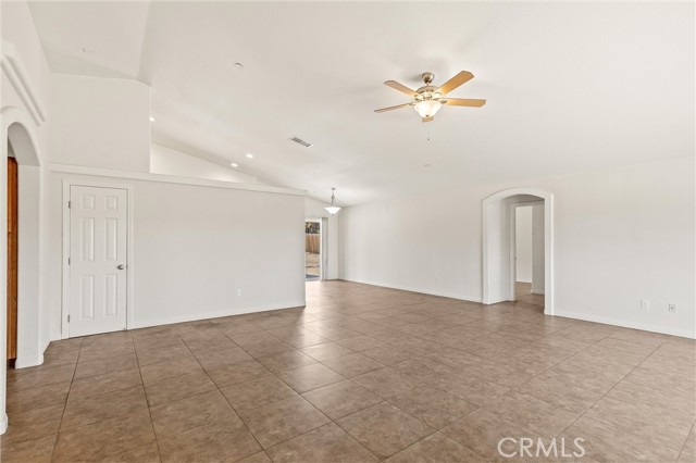 Detail Gallery Image 8 of 36 For 56595 Desert Gold Dr, Yucca Valley,  CA 92284 - 3 Beds | 2 Baths