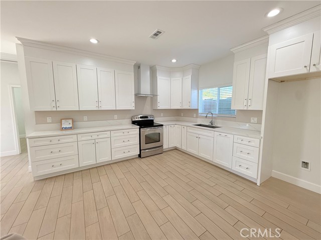 Detail Gallery Image 2 of 12 For 125 Orangewood, Colton,  CA 92324 - 3 Beds | 2 Baths