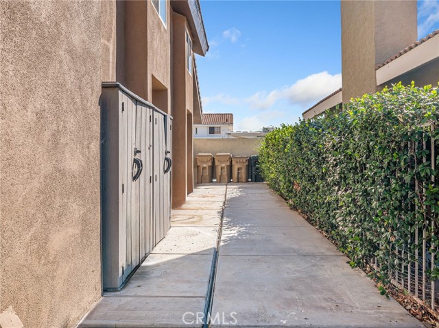 18160 Harbor Drive, Victorville CA: https://media.crmls.org/medias/ec7cd299-bd5b-417c-b334-6e1e61ad8ad6.jpg