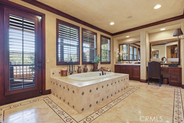 6 Marble Creek Lane, Coto de Caza CA: https://media.crmls.org/medias/ec7d3d2b-7e4e-4d84-a685-beedbf687ed1.jpg