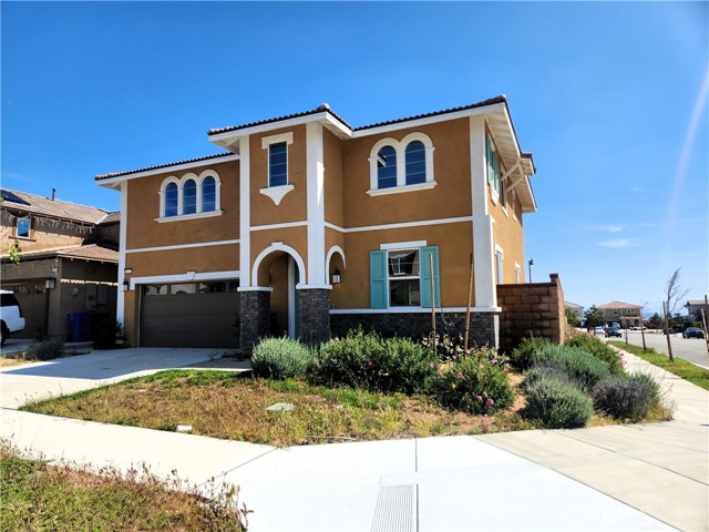 16137 Blue Iris St, Fontana, CA 92336