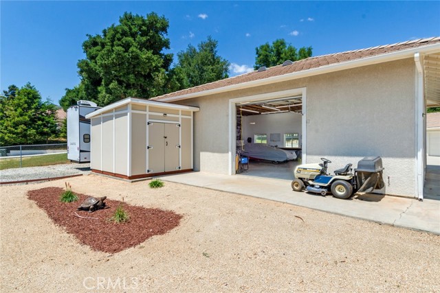 13288 Oak Crest Drive, Yucaipa CA: https://media.crmls.org/medias/ec7ecd52-2b36-48dc-bbe3-ebcf398f4655.jpg