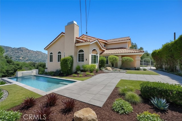 8838 Chatlake Drive, West Hills CA: https://media.crmls.org/medias/ec7f00cb-b70f-44e8-b735-4e760ce7b97b.jpg