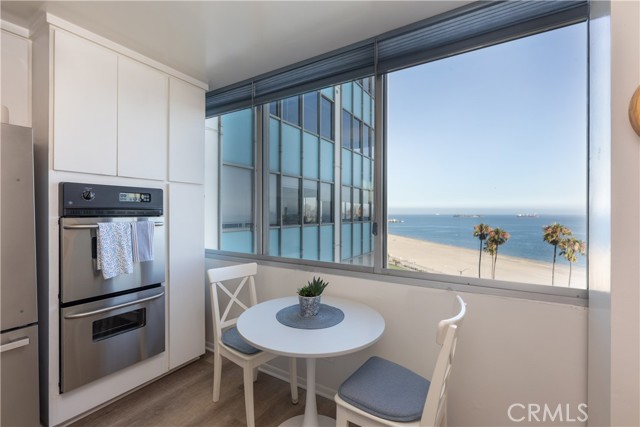 2999 E Ocean Blvd, Long Beach CA: https://media.crmls.org/medias/ec7f8fce-65ea-4454-9151-2867af24e830.jpg