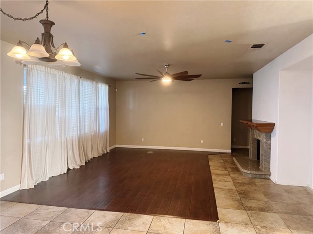 Detail Gallery Image 4 of 18 For 5771 Cairo Ct, Corona,  CA 92880 - 5 Beds | 3/1 Baths