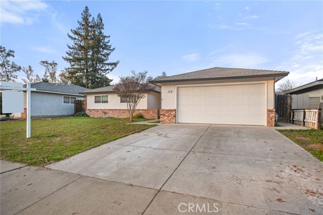 Detail Gallery Image 3 of 21 For 557 W Donna Dr, Merced,  CA 95348 - 4 Beds | 2 Baths