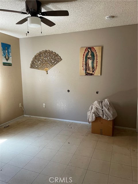 13499 Amigo Avenue, Parlier CA: https://media.crmls.org/medias/ec804546-3986-4bb8-813b-ed5cbb61fcae.jpg