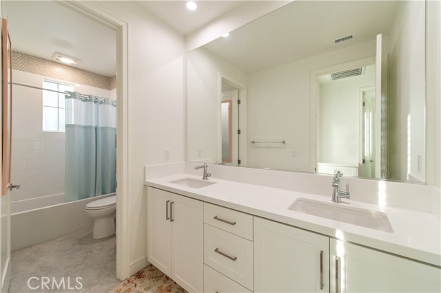 Detail Gallery Image 27 of 39 For 116 Imagination Trl, Irvine,  CA 92620 - 4 Beds | 3/1 Baths