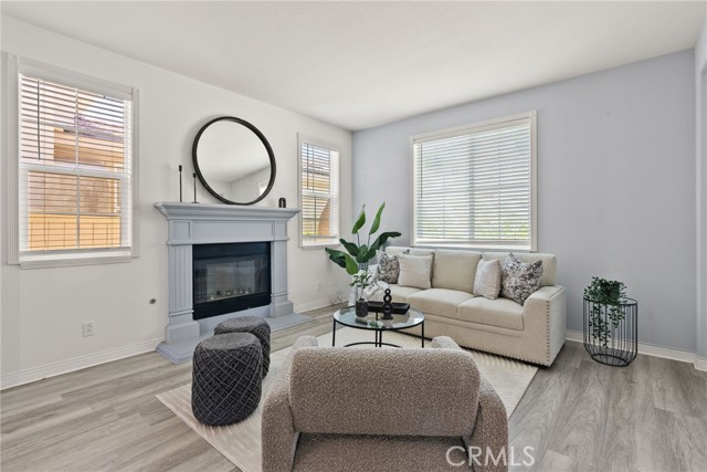 21 Plaza Modena, Lake Elsinore CA: https://media.crmls.org/medias/ec810e69-b150-4c87-bace-c8b0072771f9.jpg