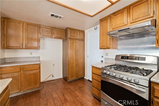 Detail Gallery Image 15 of 26 For 1819 Acosta Ave, Lancaster,  CA 93535 - 3 Beds | 2 Baths
