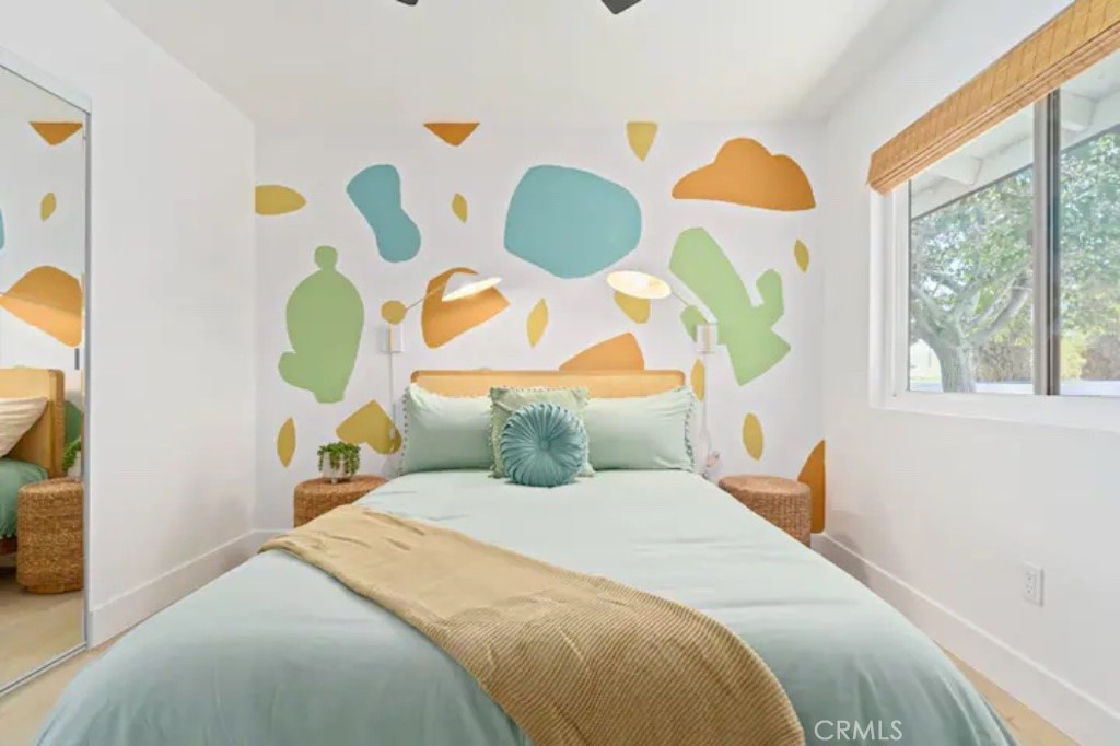 https://media.crmls.org/medias/ec81df87-ddeb-4b2d-a4b1-7dc21d153fec.jpg?preset=X-Large
