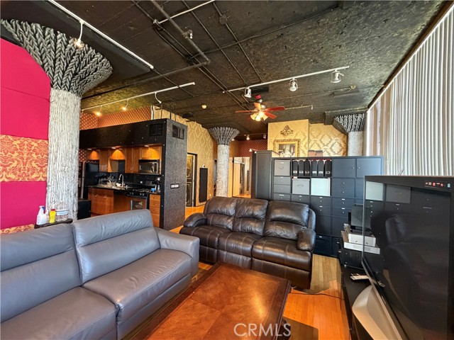 Front Image Thumbnail for CRSB26061878
