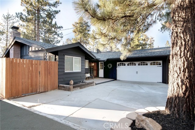 Detail Gallery Image 1 of 46 For 542 Edgemoor Rd, Big Bear Lake,  CA 92315 - 2 Beds | 2 Baths