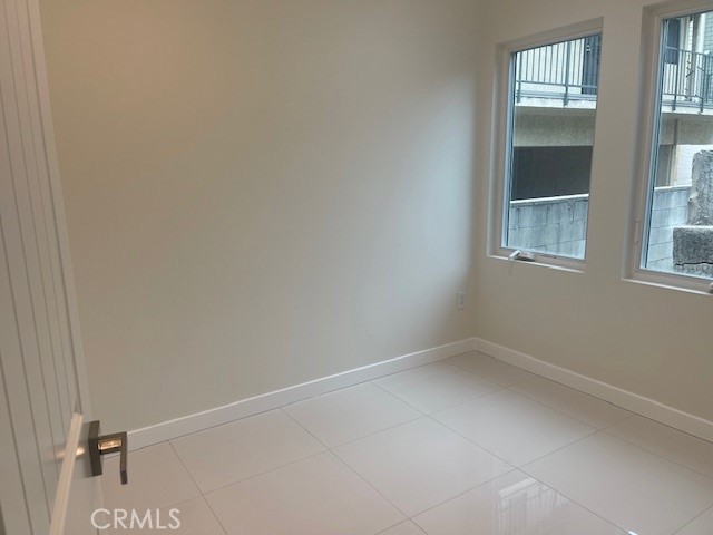 811 1/2 E Maple Street, Glendale CA: https://media.crmls.org/medias/ec8466ab-2448-4462-bd2a-9435edfe019a.jpg