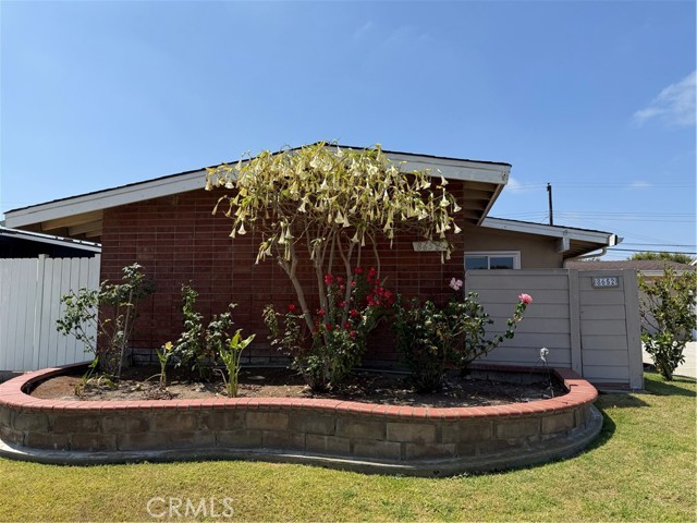 Detail Gallery Image 2 of 37 For 8652 Joyzelle Ave, Garden Grove,  CA 92841 - 3 Beds | 2 Baths