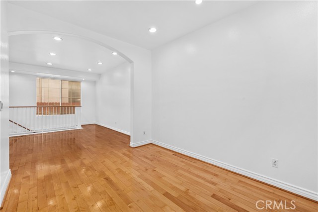 Detail Gallery Image 26 of 39 For 4838 Elmwood #7,  Los Angeles,  CA 90004 - 3 Beds | 3 Baths