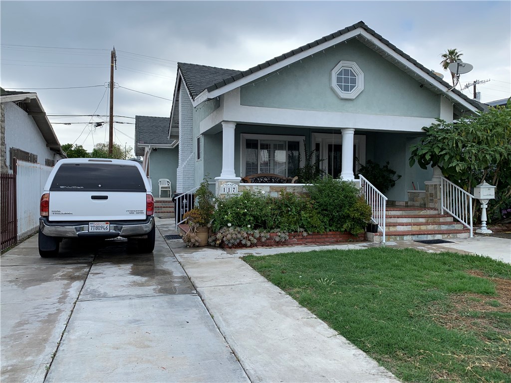 117 Dillon Street, Los Angeles, California 90026, 3 Bedrooms Bedrooms, ,1 BathroomBathrooms,Single Family Residence,For Sale,Dillon,SR24148736