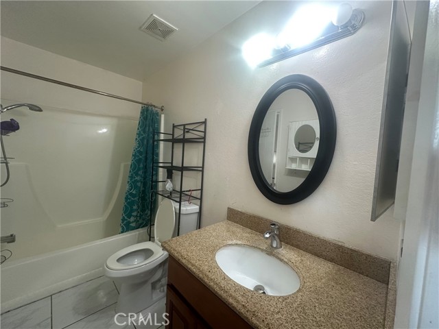 Detail Gallery Image 11 of 12 For 3927 W Mcfadden Ave #B,  Santa Ana,  CA 92704 - 2 Beds | 1/1 Baths