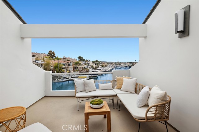 Detail Gallery Image 18 of 29 For 506 Harbor Island Dr, Newport Beach,  CA 92660 - 3 Beds | 3/2 Baths