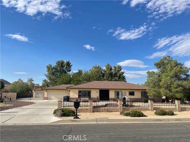 Detail Gallery Image 1 of 56 For 18428 Siskiyou Rd, Apple Valley,  CA 92307 - 3 Beds | 2 Baths