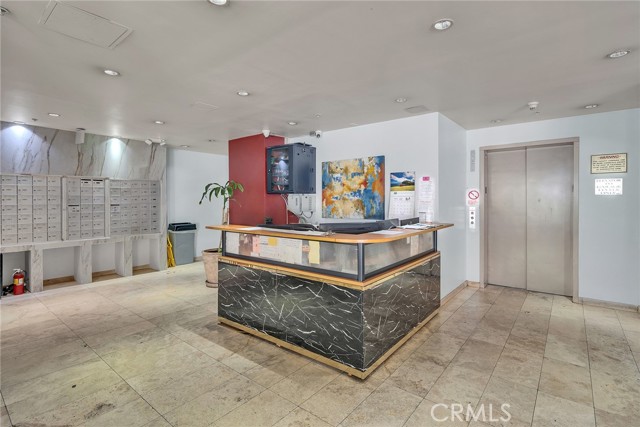 625 S Berendo Street, Los Angeles CA: https://media.crmls.org/medias/ec87a0d4-1220-4f02-8cef-0878d1f8a8d7.jpg